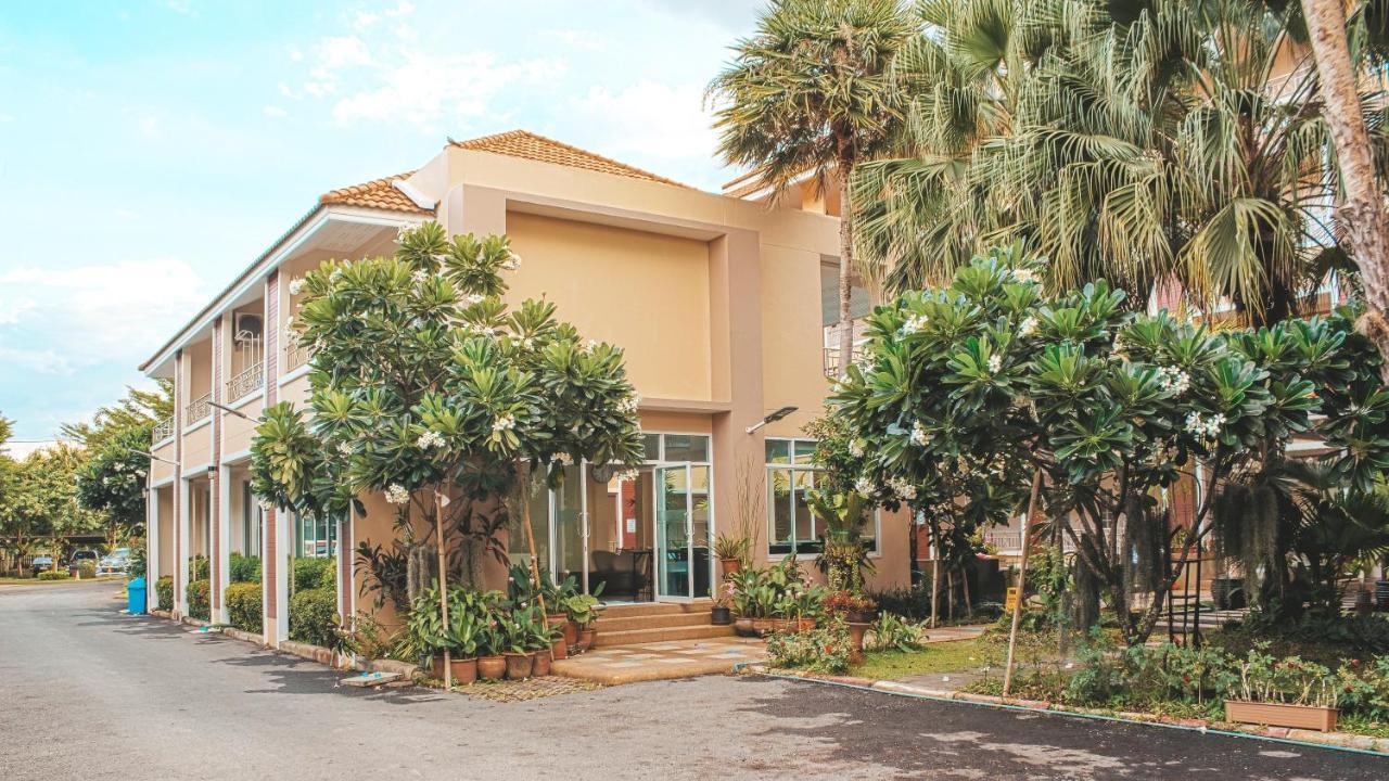 Nattidaplace Hotel Chiangmai Chiang Mai Extérieur photo